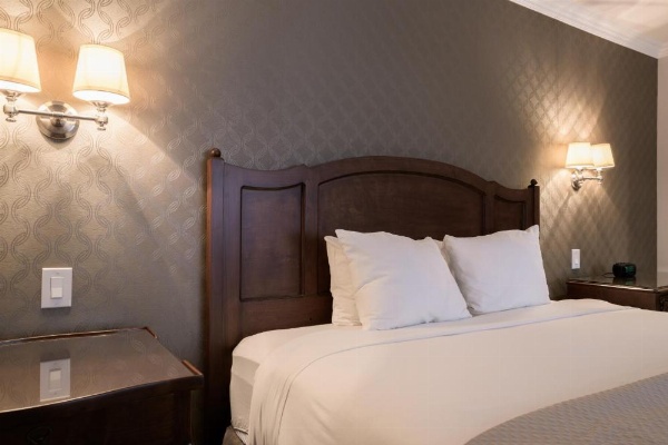 Woodcrest Hotel Cupertino image 7